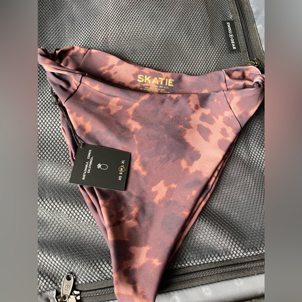 Skatie Yellowstone salty bottom
